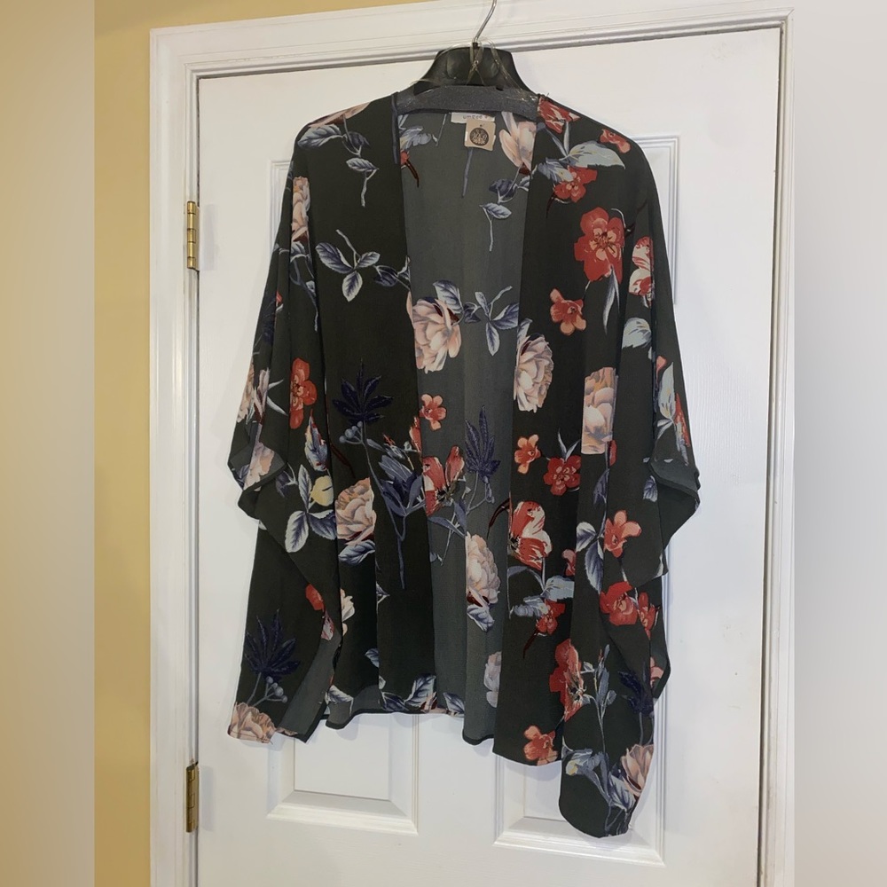 NWT UMGEE Kimono/Jacket Size 1XL/2XL. Kimonos NEVER go out of style;